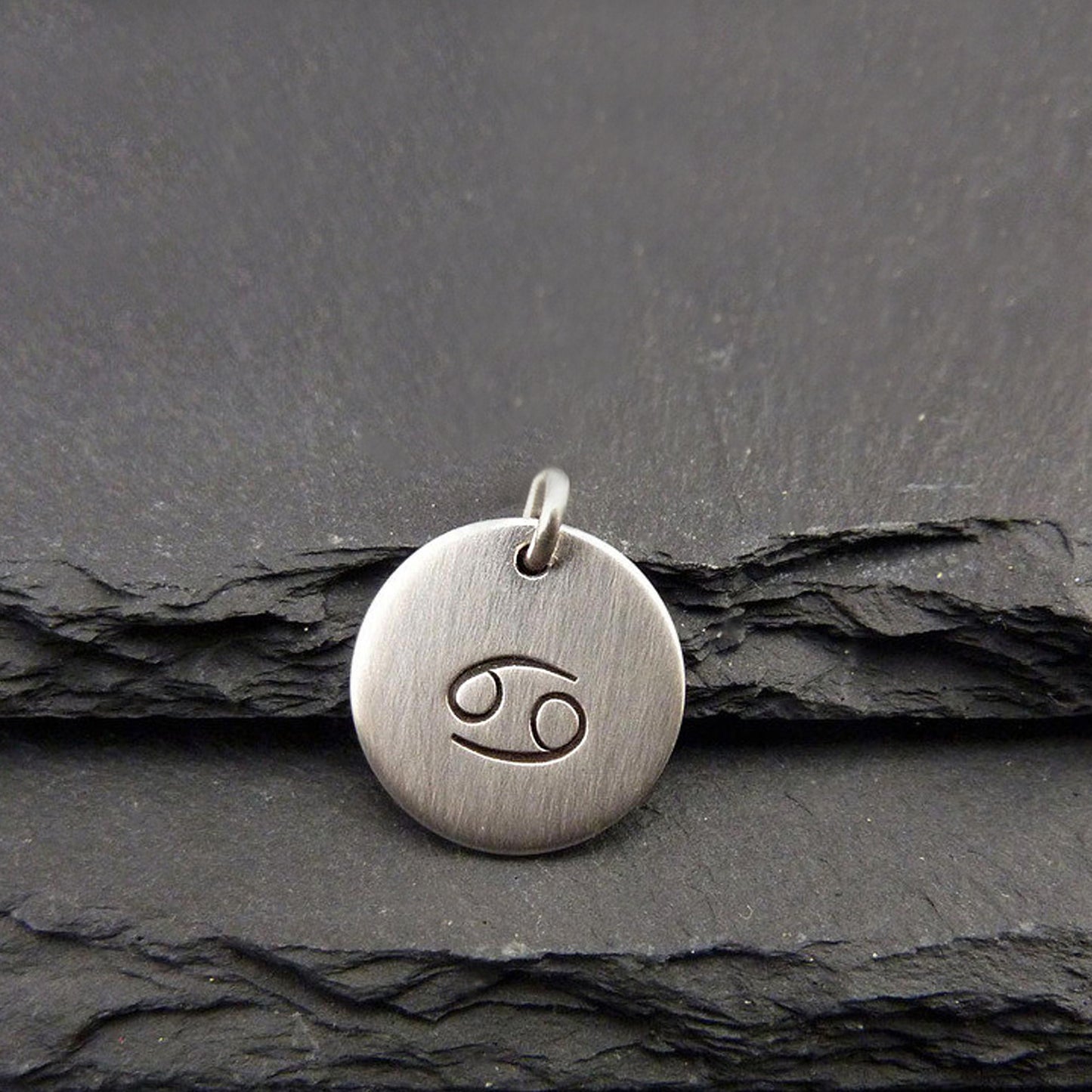 Sternzeichen Anhänger 12mm mit Kautschukkette