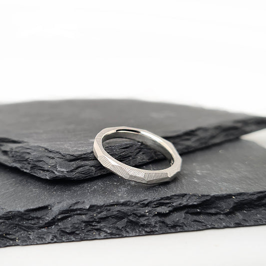 FACETS RING • MINI