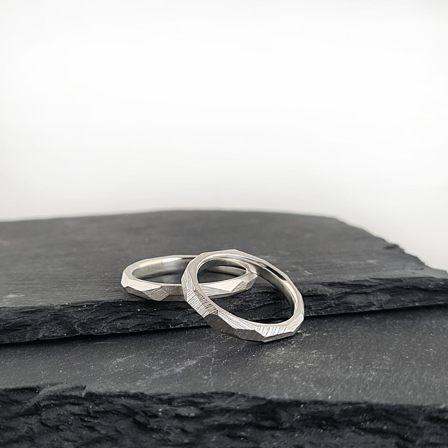 FACETS SMAL • RINGPAAR SILBER